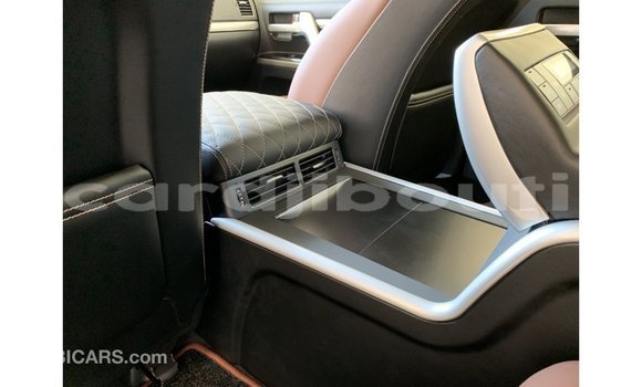 Acheter Import Voiture Toyota Land Cruiser Noir à Import - Dubai, Ali Sabieh Region Acheter Import Voiture Toyota Land Cruiser Noir à Import - Dubai, Ali Sabieh Region