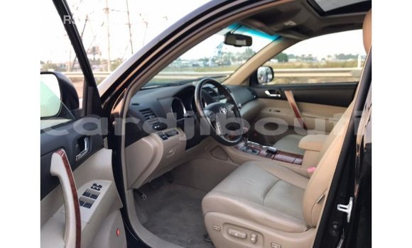 Buy Import Toyota Highlander Black Car in Import - Dubai in Ali Sabieh Region Buy Import Toyota Highlander Black Car in Import - Dubai in Ali Sabieh Region