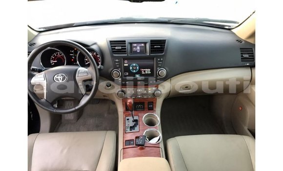 Buy Import Toyota Highlander Black Car in Import - Dubai in Ali Sabieh Region Buy Import Toyota Highlander Black Car in Import - Dubai in Ali Sabieh Region