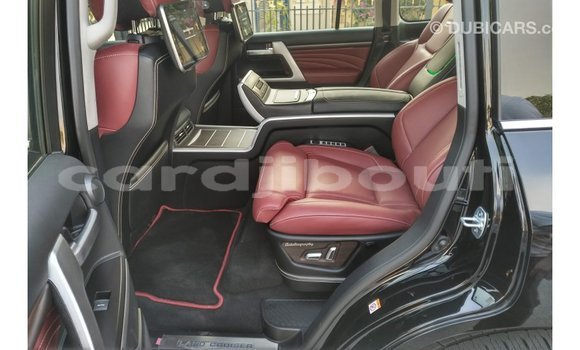 Acheter Import Voiture Toyota Land Cruiser Noir à Import - Dubai, Ali Sabieh Region Acheter Import Voiture Toyota Land Cruiser Noir à Import - Dubai, Ali Sabieh Region