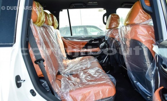 Acheter Import Voiture Lexus LX Blanc à Import - Dubai, Ali Sabieh Region Acheter Import Voiture Lexus LX Blanc à Import - Dubai, Ali Sabieh Region
