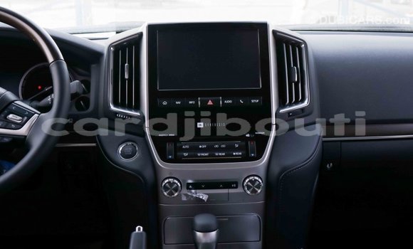 Acheter Import Voiture Toyota Land Cruiser Noir à Import - Dubai, Ali Sabieh Region Acheter Import Voiture Toyota Land Cruiser Noir à Import - Dubai, Ali Sabieh Region