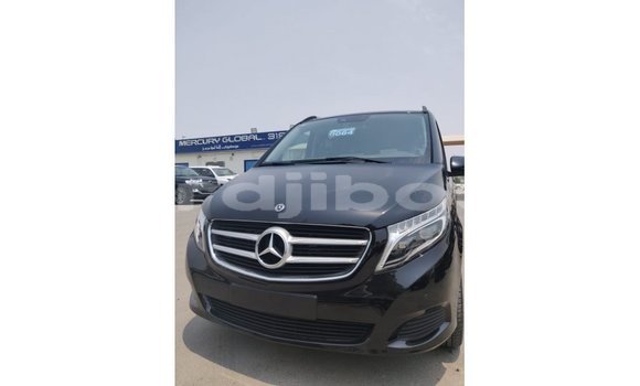 Acheter Import Voiture Mercedes-Benz 250 Noir à Import - Dubai, Ali Sabieh Region Acheter Import Voiture Mercedes-Benz 250 Noir à Import - Dubai, Ali Sabieh Region