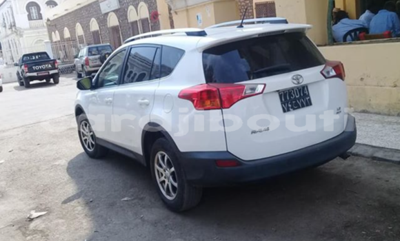 Acheter Occasion Voiture Toyota RAV4 Blanc à Djibouti, Djibouti Region