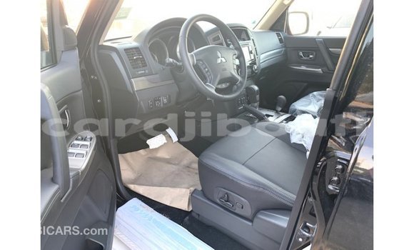 Acheter Import Voiture Mitsubishi Pajero Noir à Import - Dubai, Ali Sabieh Region Acheter Import Voiture Mitsubishi Pajero Noir à Import - Dubai, Ali Sabieh Region