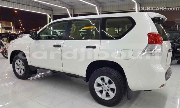 Acheter Import Voiture Toyota Prado Blanc à Import - Dubai, Ali Sabieh Region Acheter Import Voiture Toyota Prado Blanc à Import - Dubai, Ali Sabieh Region