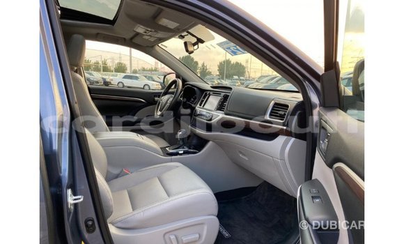 Buy Import Toyota Highlander Blue Car in Import - Dubai in Ali Sabieh Region Buy Import Toyota Highlander Blue Car in Import - Dubai in Ali Sabieh Region