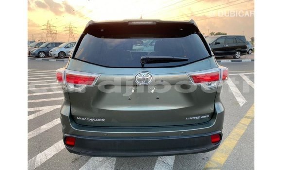 Buy Import Toyota Highlander Green Car in Import - Dubai in Ali Sabieh Region Buy Import Toyota Highlander Green Car in Import - Dubai in Ali Sabieh Region