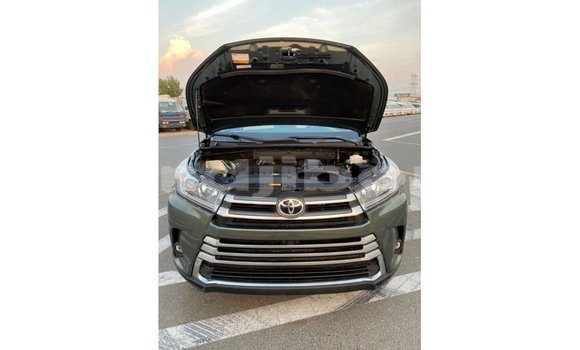 Buy Import Toyota Highlander Green Car in Import - Dubai in Ali Sabieh Region Buy Import Toyota Highlander Green Car in Import - Dubai in Ali Sabieh Region