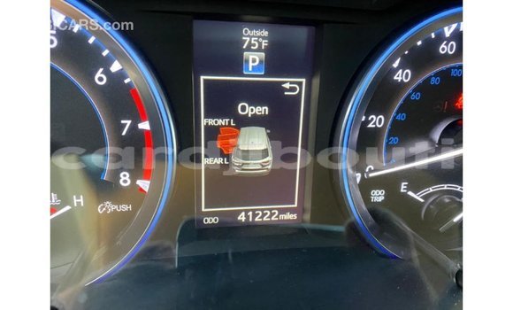 Buy Import Toyota Highlander Green Car in Import - Dubai in Ali Sabieh Region Buy Import Toyota Highlander Green Car in Import - Dubai in Ali Sabieh Region