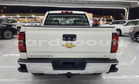 Acheter Import Voiture Chevrolet Silverado Blanc à Import - Dubai, Ali Sabieh Region Acheter Import Voiture Chevrolet Silverado Blanc à Import - Dubai, Ali Sabieh Region