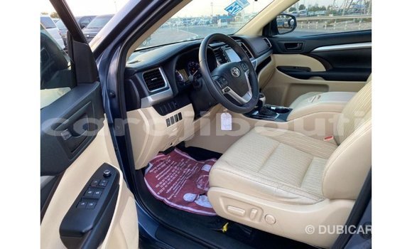 Buy Import Toyota Highlander Blue Car in Import - Dubai in Ali Sabieh Region Buy Import Toyota Highlander Blue Car in Import - Dubai in Ali Sabieh Region