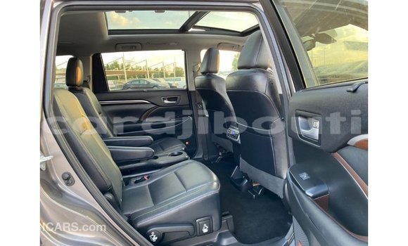 Buy Import Toyota Highlander Other Car in Import - Dubai in Ali Sabieh Region Buy Import Toyota Highlander Other Car in Import - Dubai in Ali Sabieh Region
