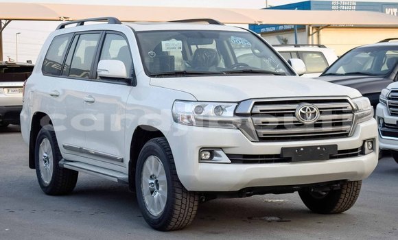 Acheter Import Voiture Toyota Land Cruiser Blanc à Import - Dubai, Ali Sabieh Region Acheter Import Voiture Toyota Land Cruiser Blanc à Import - Dubai, Ali Sabieh Region