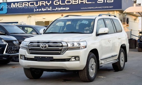 Acheter Import Voiture Toyota Land Cruiser Blanc à Import - Dubai, Ali Sabieh Region Acheter Import Voiture Toyota Land Cruiser Blanc à Import - Dubai, Ali Sabieh Region
