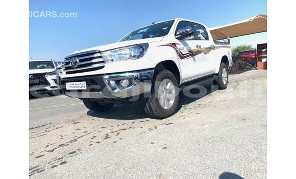 Acheter Import Voiture Toyota Hilux Blanc à Import - Dubai, Ali Sabieh Region Acheter Import Voiture Toyota Hilux Blanc à Import - Dubai, Ali Sabieh Region