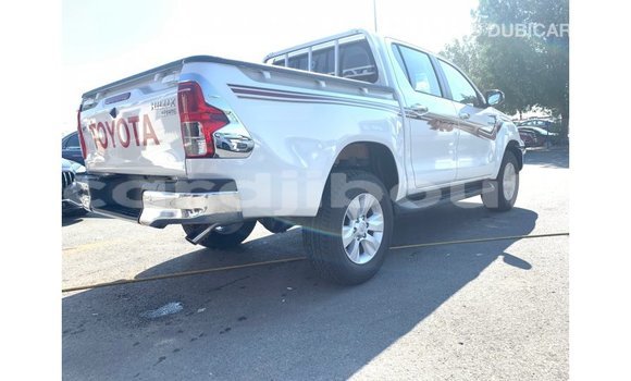 Acheter Import Voiture Toyota Hilux Blanc à Import - Dubai, Ali Sabieh Region Acheter Import Voiture Toyota Hilux Blanc à Import - Dubai, Ali Sabieh Region