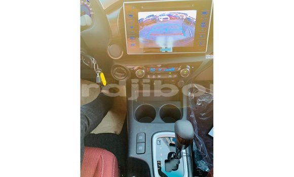 Acheter Import Voiture Toyota Hilux Blanc à Import - Dubai, Ali Sabieh Region Acheter Import Voiture Toyota Hilux Blanc à Import - Dubai, Ali Sabieh Region