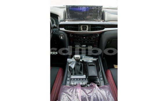 Acheter Import Voiture Lexus LX Blanc à Import - Dubai, Ali Sabieh Region Acheter Import Voiture Lexus LX Blanc à Import - Dubai, Ali Sabieh Region