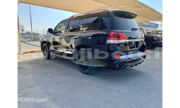 Acheter Import Voiture Toyota Land Cruiser Noir à Import - Dubai, Ali Sabieh Region Acheter Import Voiture Toyota Land Cruiser Noir à Import - Dubai, Ali Sabieh Region