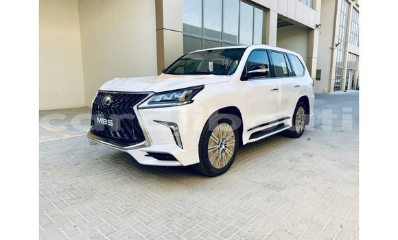 Acheter Import Voiture Lexus LX Blanc à Import - Dubai, Ali Sabieh Region Acheter Import Voiture Lexus LX Blanc à Import - Dubai, Ali Sabieh Region