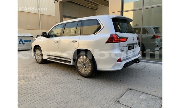 Acheter Import Voiture Lexus LX Blanc à Import - Dubai, Ali Sabieh Region Acheter Import Voiture Lexus LX Blanc à Import - Dubai, Ali Sabieh Region