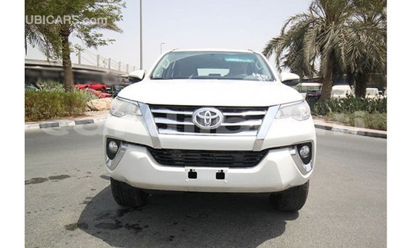 Acheter Import Voiture Toyota Fortuner Blanc à Import - Dubai, Ali Sabieh Region Acheter Import Voiture Toyota Fortuner Blanc à Import - Dubai, Ali Sabieh Region
