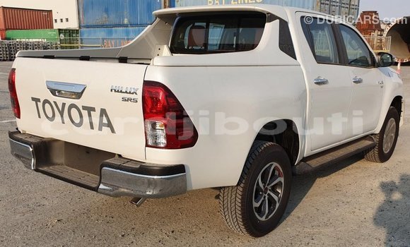 Acheter Import Voiture Toyota Hilux Blanc à Import - Dubai, Ali Sabieh Region Acheter Import Voiture Toyota Hilux Blanc à Import - Dubai, Ali Sabieh Region