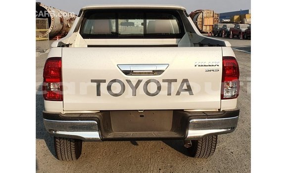 Acheter Import Voiture Toyota Hilux Blanc à Import - Dubai, Ali Sabieh Region Acheter Import Voiture Toyota Hilux Blanc à Import - Dubai, Ali Sabieh Region
