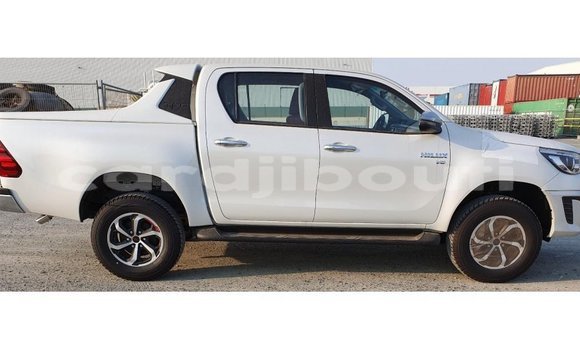 Acheter Import Voiture Toyota Hilux Blanc à Import - Dubai, Ali Sabieh Region Acheter Import Voiture Toyota Hilux Blanc à Import - Dubai, Ali Sabieh Region