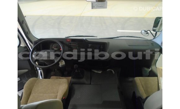 Acheter Import Voiture Abarth 595 Blanc à Import - Dubai, Ali Sabieh Region Acheter Import Voiture Abarth 595 Blanc à Import - Dubai, Ali Sabieh Region