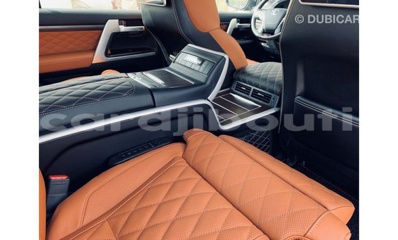Acheter Import Voiture Toyota Land Cruiser Noir à Import - Dubai, Ali Sabieh Region Acheter Import Voiture Toyota Land Cruiser Noir à Import - Dubai, Ali Sabieh Region