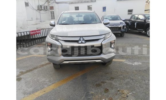 Acheter Import Voiture Mitsubishi L200 Autre à Import - Dubai, Ali Sabieh Region Acheter Import Voiture Mitsubishi L200 Autre à Import - Dubai, Ali Sabieh Region