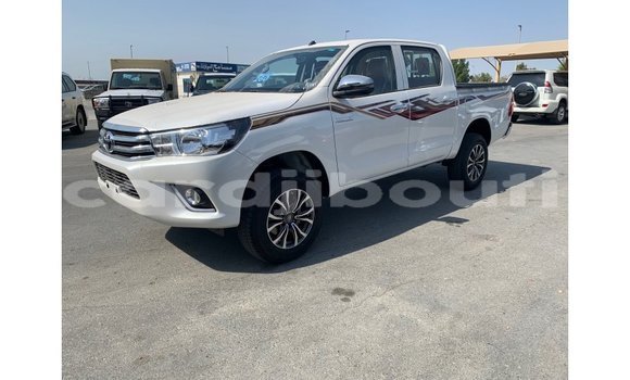 Acheter Import Voiture Toyota Hilux Blanc à Import - Dubai, Ali Sabieh Region Acheter Import Voiture Toyota Hilux Blanc à Import - Dubai, Ali Sabieh Region