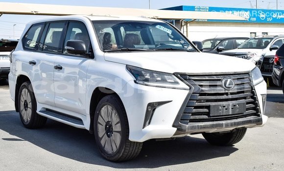 Acheter Import Voiture Lexus LX Blanc à Import - Dubai, Ali Sabieh Region Acheter Import Voiture Lexus LX Blanc à Import - Dubai, Ali Sabieh Region