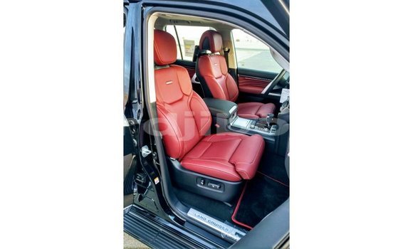 Acheter Import Voiture Toyota Land Cruiser Rouge à Import - Dubai, Ali Sabieh Region Acheter Import Voiture Toyota Land Cruiser Rouge à Import - Dubai, Ali Sabieh Region