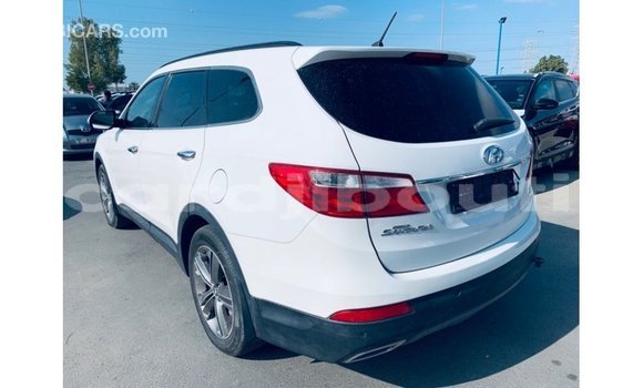 Buy Import Hyundai Santa Fe White Car in Import - Dubai in Ali Sabieh Region Buy Import Hyundai Santa Fe White Car in Import - Dubai in Ali Sabieh Region