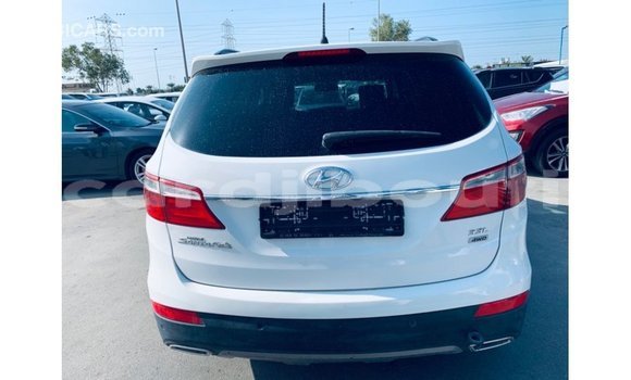 Buy Import Hyundai Santa Fe White Car in Import - Dubai in Ali Sabieh Region Buy Import Hyundai Santa Fe White Car in Import - Dubai in Ali Sabieh Region