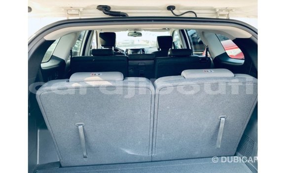 Buy Import Hyundai Santa Fe White Car in Import - Dubai in Ali Sabieh Region Buy Import Hyundai Santa Fe White Car in Import - Dubai in Ali Sabieh Region