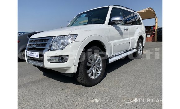 Acheter Import Voiture Mitsubishi Pajero Blanc à Import - Dubai, Ali Sabieh Region Acheter Import Voiture Mitsubishi Pajero Blanc à Import - Dubai, Ali Sabieh Region