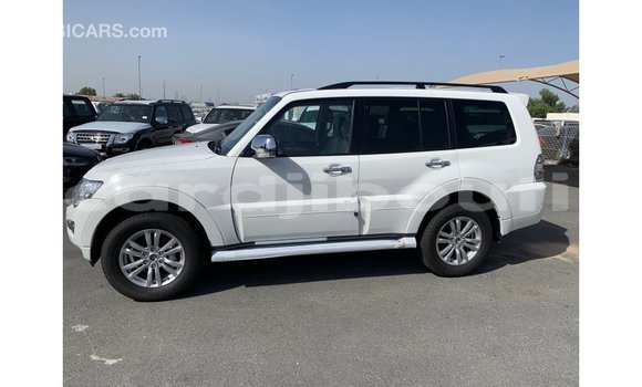 Acheter Import Voiture Mitsubishi Pajero Blanc à Import - Dubai, Ali Sabieh Region Acheter Import Voiture Mitsubishi Pajero Blanc à Import - Dubai, Ali Sabieh Region