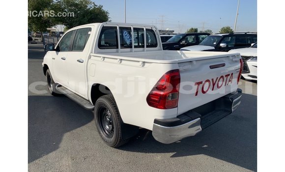 Acheter Import Voiture Toyota Hilux Blanc à Import - Dubai, Ali Sabieh Region Acheter Import Voiture Toyota Hilux Blanc à Import - Dubai, Ali Sabieh Region