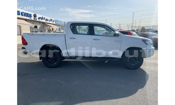 Acheter Import Voiture Toyota Hilux Blanc à Import - Dubai, Ali Sabieh Region Acheter Import Voiture Toyota Hilux Blanc à Import - Dubai, Ali Sabieh Region