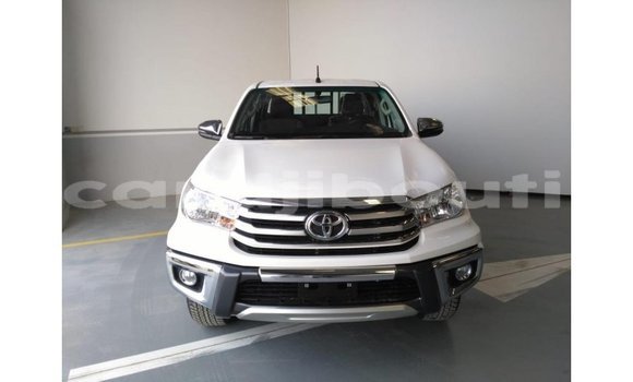 Acheter Import Voiture Toyota Hilux Blanc à Import - Dubai, Ali Sabieh Region Acheter Import Voiture Toyota Hilux Blanc à Import - Dubai, Ali Sabieh Region