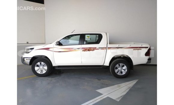 Acheter Import Voiture Toyota Hilux Blanc à Import - Dubai, Ali Sabieh Region Acheter Import Voiture Toyota Hilux Blanc à Import - Dubai, Ali Sabieh Region