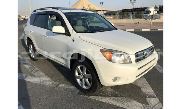Buy Import Toyota 4Runner White Car in Import - Dubai in Ali Sabieh Region Buy Import Toyota 4Runner White Car in Import - Dubai in Ali Sabieh Region
