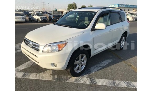 Buy Import Toyota 4Runner White Car in Import - Dubai in Ali Sabieh Region Buy Import Toyota 4Runner White Car in Import - Dubai in Ali Sabieh Region