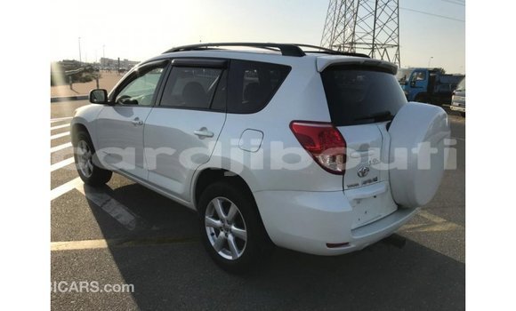 Buy Import Toyota 4Runner White Car in Import - Dubai in Ali Sabieh Region Buy Import Toyota 4Runner White Car in Import - Dubai in Ali Sabieh Region