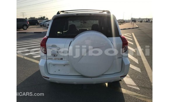 Buy Import Toyota 4Runner White Car in Import - Dubai in Ali Sabieh Region Buy Import Toyota 4Runner White Car in Import - Dubai in Ali Sabieh Region