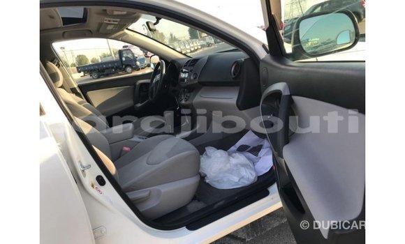 Buy Import Toyota 4Runner White Car in Import - Dubai in Ali Sabieh Region Buy Import Toyota 4Runner White Car in Import - Dubai in Ali Sabieh Region